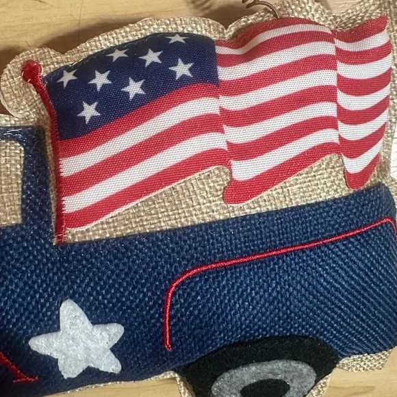Patriotic Pick Up Truck Wall Hanging - Picture 3 of 6